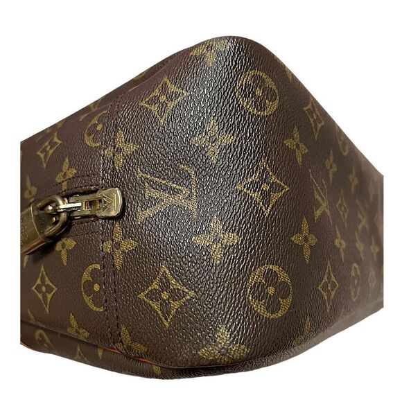Louis Vuitton Monogram Trouville With Lock - Picture 10 of 14